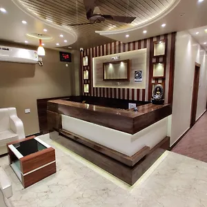 Palace *** Varanasi