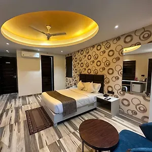 Hardik Palacio *** Varanasi